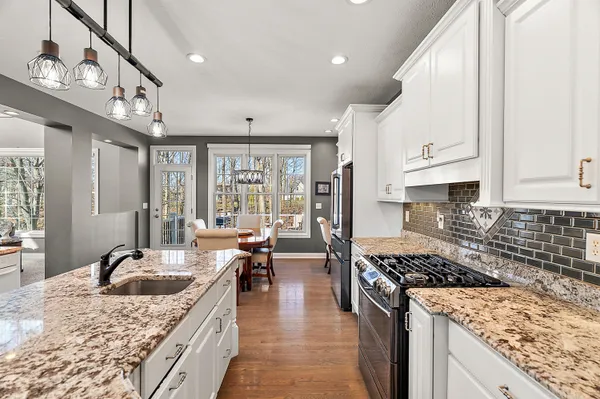 $810,000 | 5052 Dickinson Court, St. Joseph, MI 49085