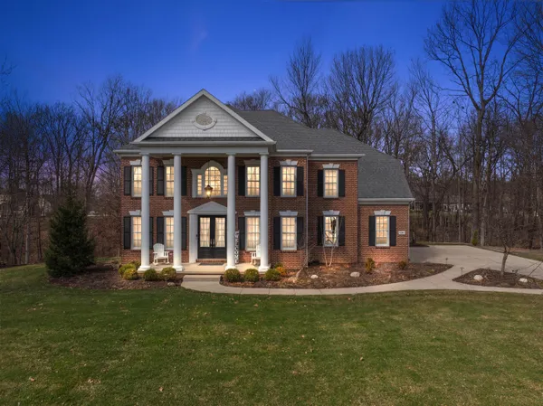 $810,000 | 5052 Dickinson Court, St. Joseph, MI 49085