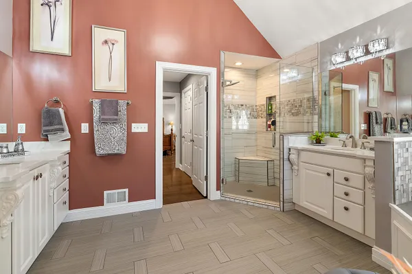 $810,000 | 5052 Dickinson Court, St. Joseph, MI 49085
