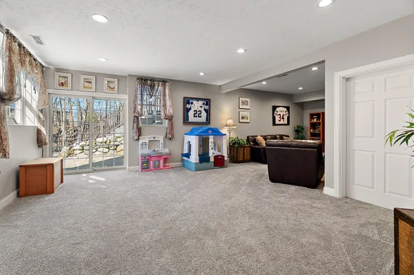 $810,000 | 5052 Dickinson Court, St. Joseph, MI 49085