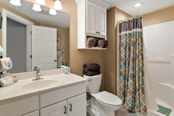 $810,000 | 5052 Dickinson Court, St. Joseph, MI 49085