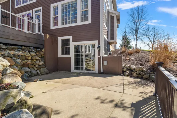 $810,000 | 5052 Dickinson Court, St. Joseph, MI 49085