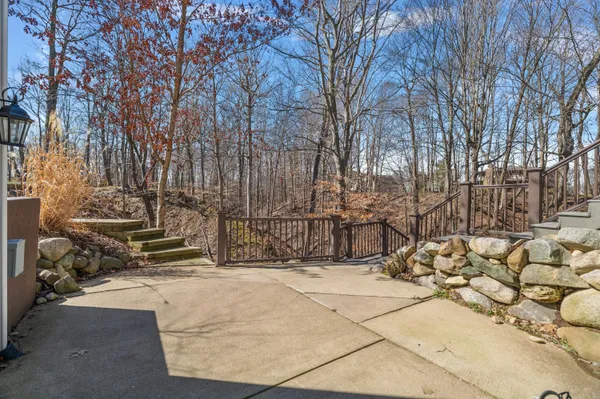$810,000 | 5052 Dickinson Court, St. Joseph, MI 49085