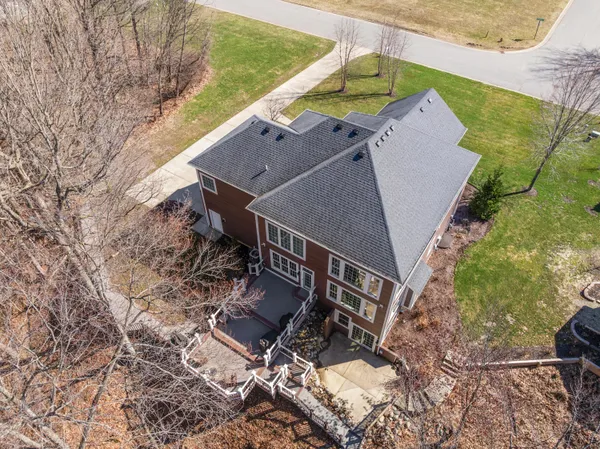 $810,000 | 5052 Dickinson Court, St. Joseph, MI 49085