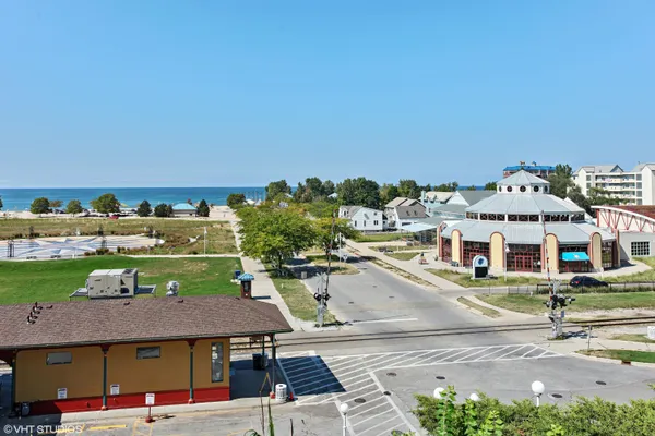 $810,000 | 5052 Dickinson Court, St. Joseph, MI 49085