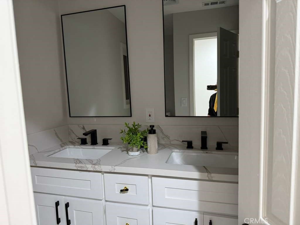 5137 Peacock Lane Riverside, CA 92505 - Photo 37 of 69 bathroom 2