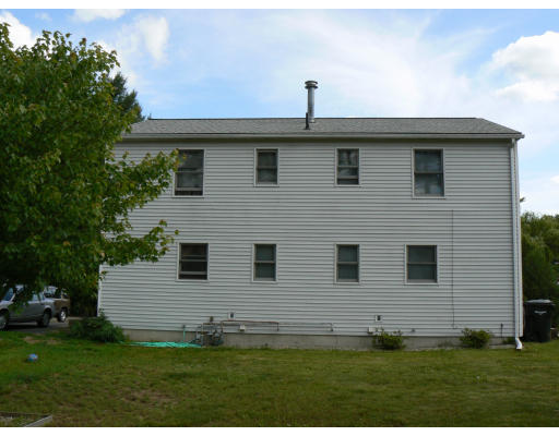 237 Kent Road Springfield, MA 01129 - Photo 3 of 11 Gallery Image 3
