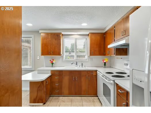 2065 Providence Street Eugene, OR 97401 - Photo 11 of 30