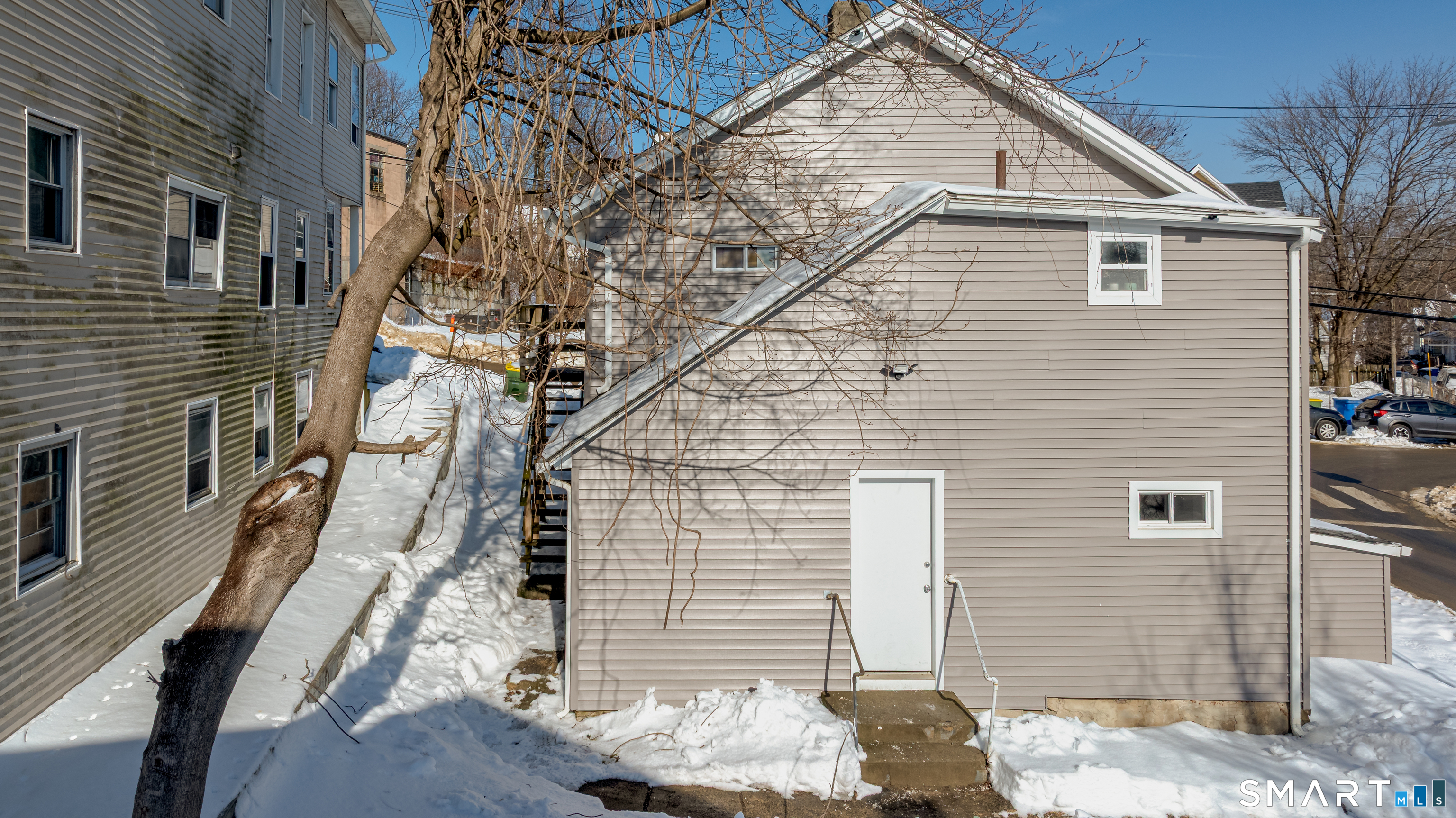 429 Washington Avenue Waterbury, CT 06708 - Photo 3 of 25