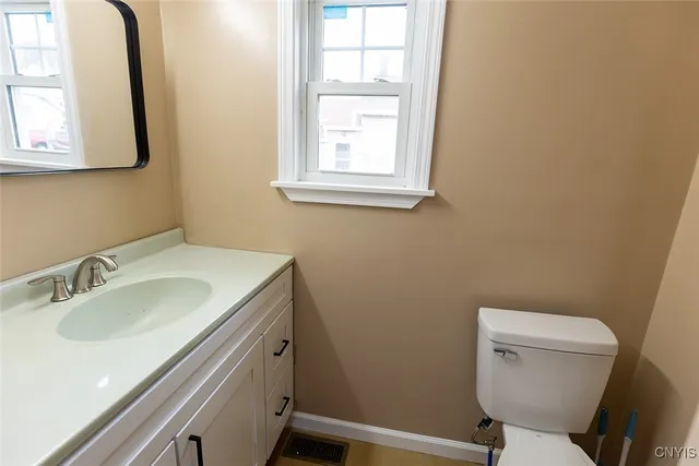 $194,900 | 231 Carbon Street, Syracuse, NY 13208