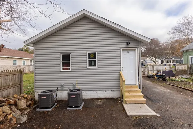 $194,900 | 231 Carbon Street, Syracuse, NY 13208