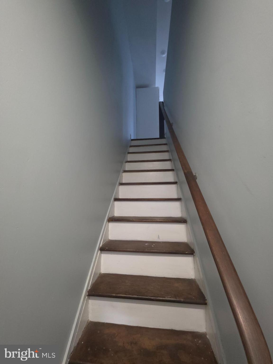 1135 West Somerset Street, Unit 2 Philadelphia, PA 19133 - Photo 2 of 15 a view of entryway