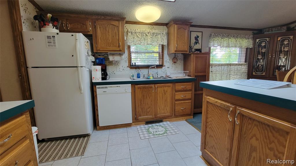 4349 Bay Road Gladwin, MI 48624 - Photo 13 of 26