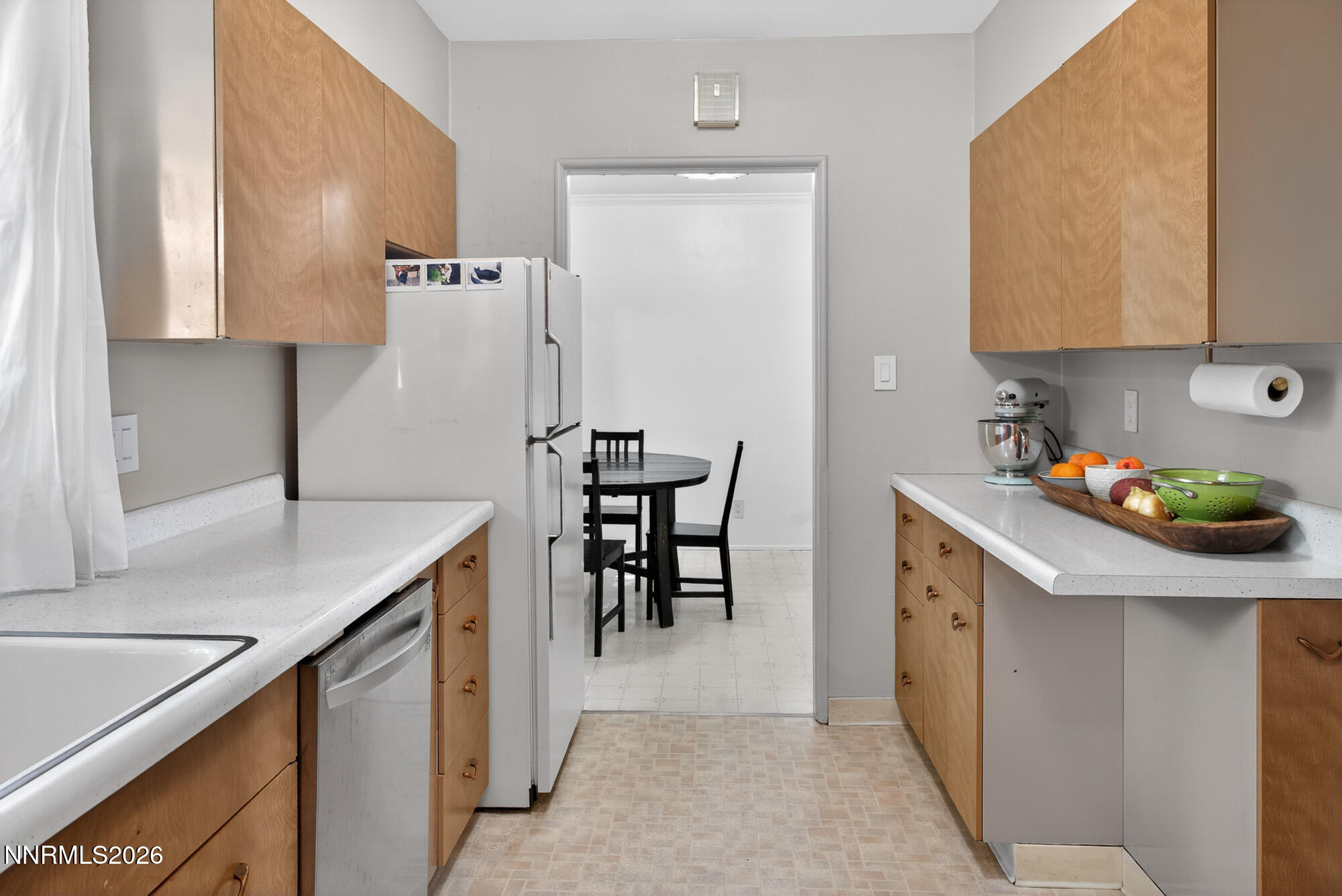1310 Lander Street Reno, NV 89509 - Photo 7 of 40 kitchen
