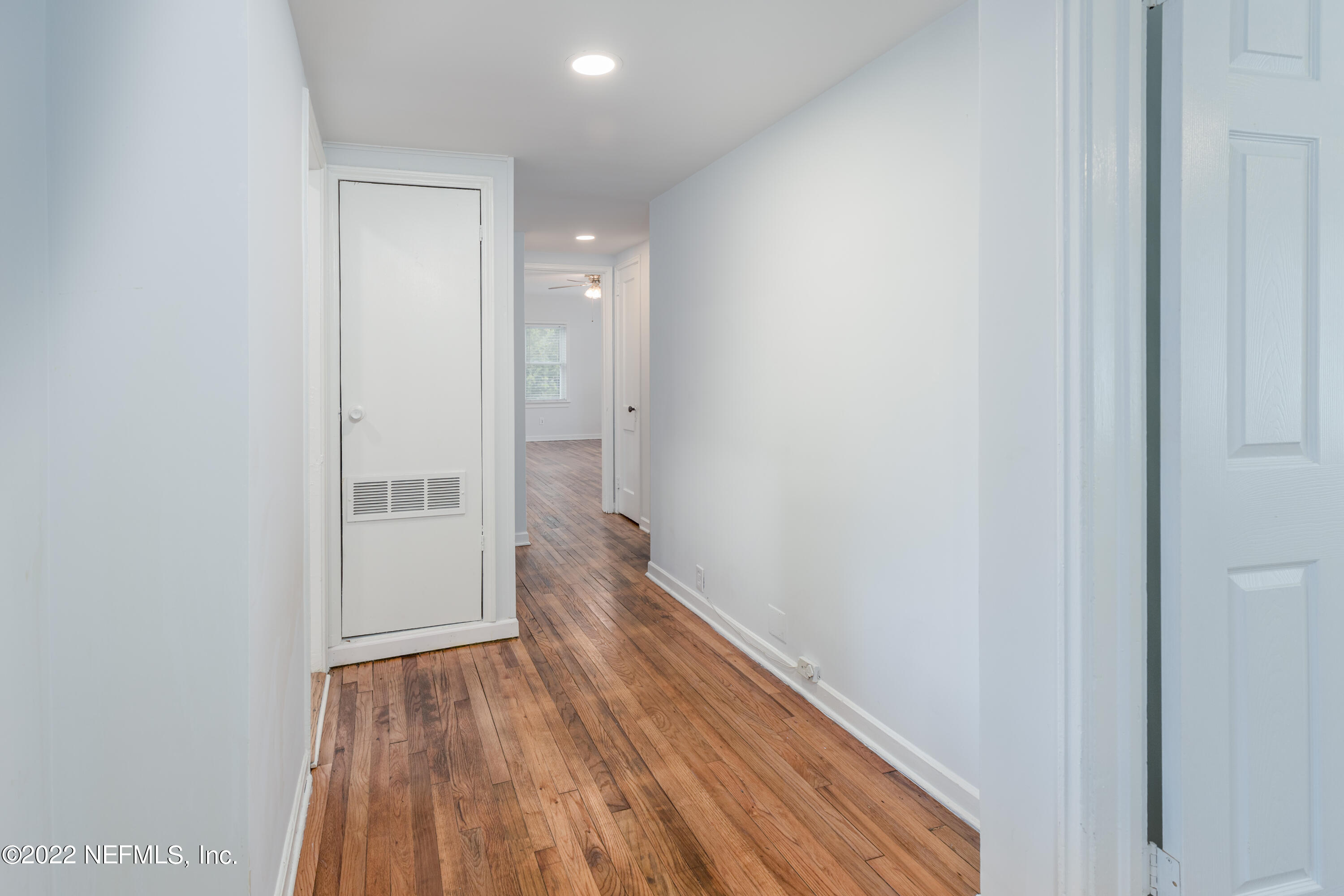 2420 Bayview Road Jacksonville, FL 32210 - Photo 19 of 24 Hallway