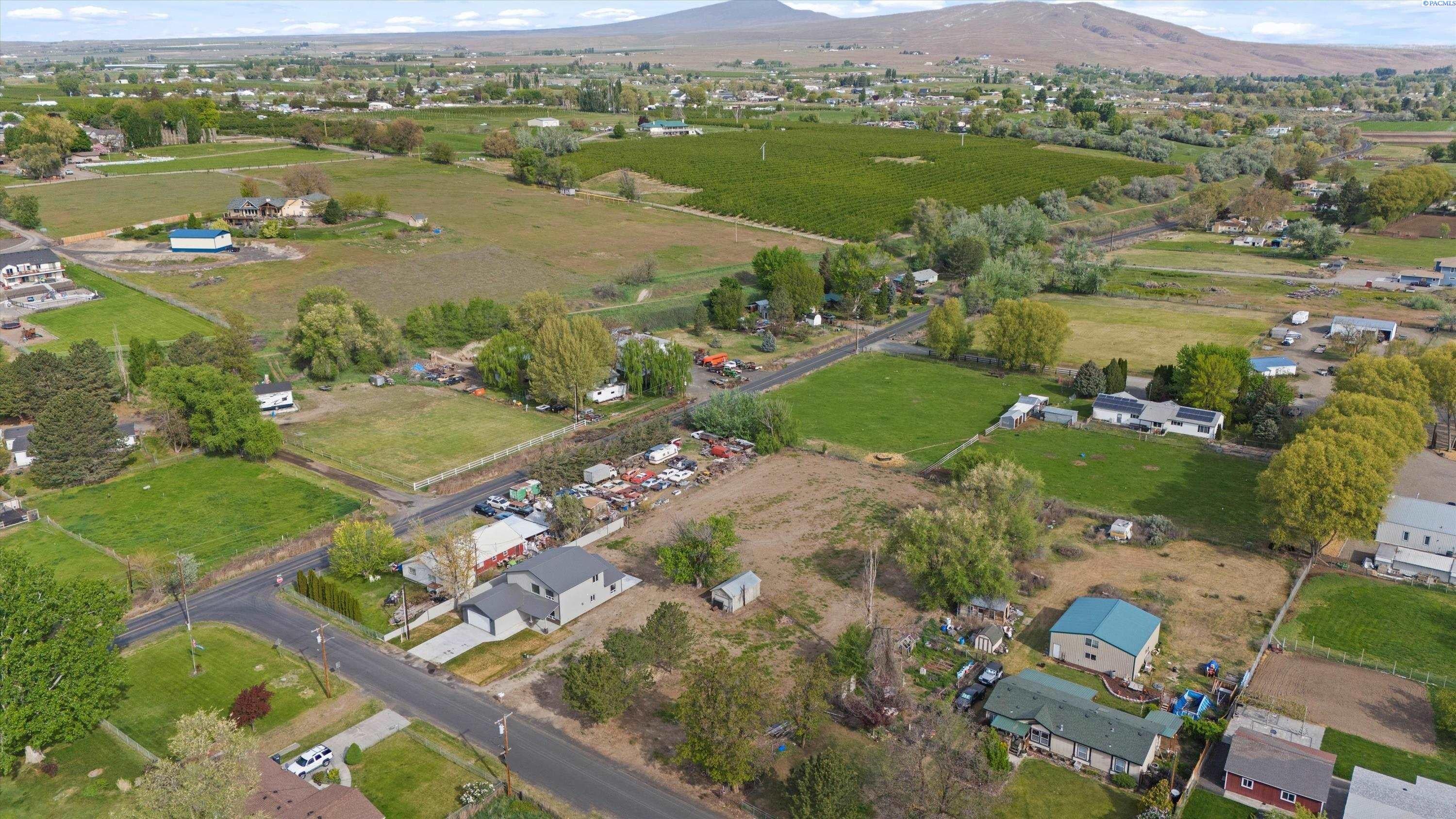 6204 East Pendleton Road Benton City, WA 99320 - Photo 2 of 11 Gallery Image 2