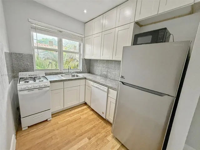 $1,900 | 315 West 28th Street, Unit 14, Miami Beach, FL 33140