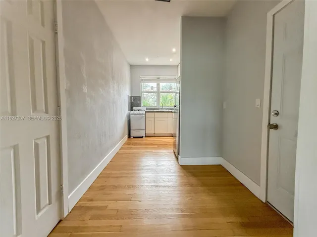 $1,900 | 315 West 28th Street, Unit 14, Miami Beach, FL 33140