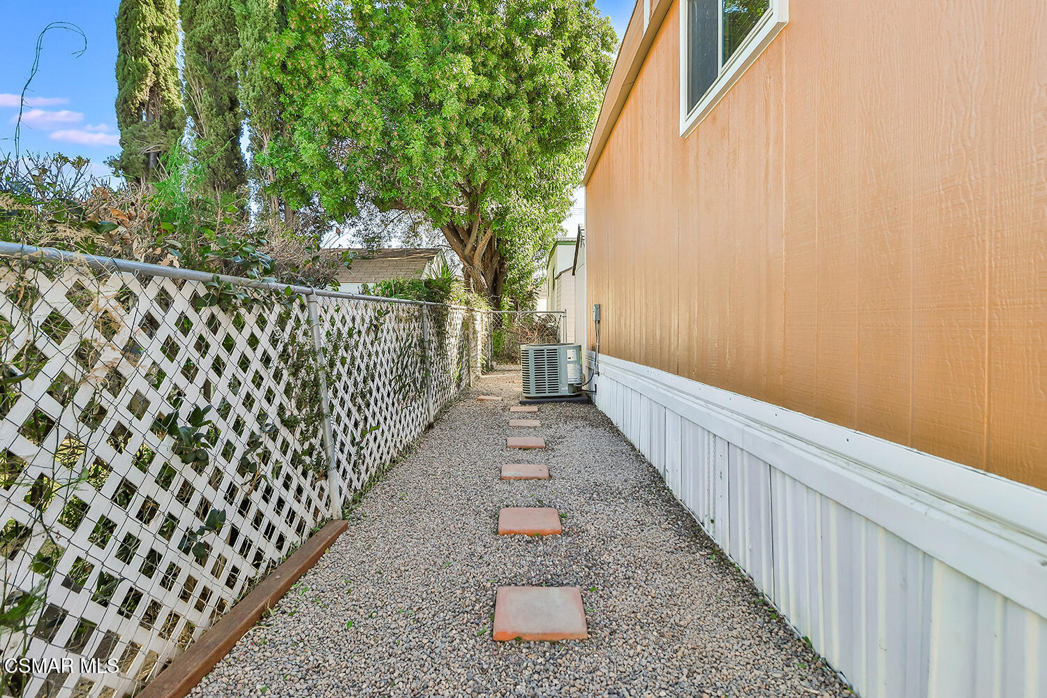 1550 Rory Lane, Unit 70 Simi Valley, CA 93063 - Photo 40 of 45 hYard and Carport4