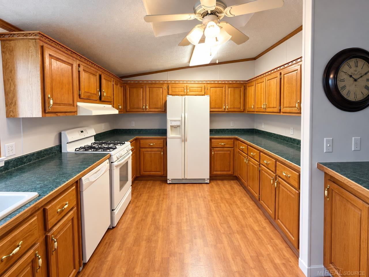 7497 Cardinal Road Lexington, MI 48450 - Photo 2 of 26 50222166-842e0740-171d-426e-9fef-ca4e96987acc.JPG