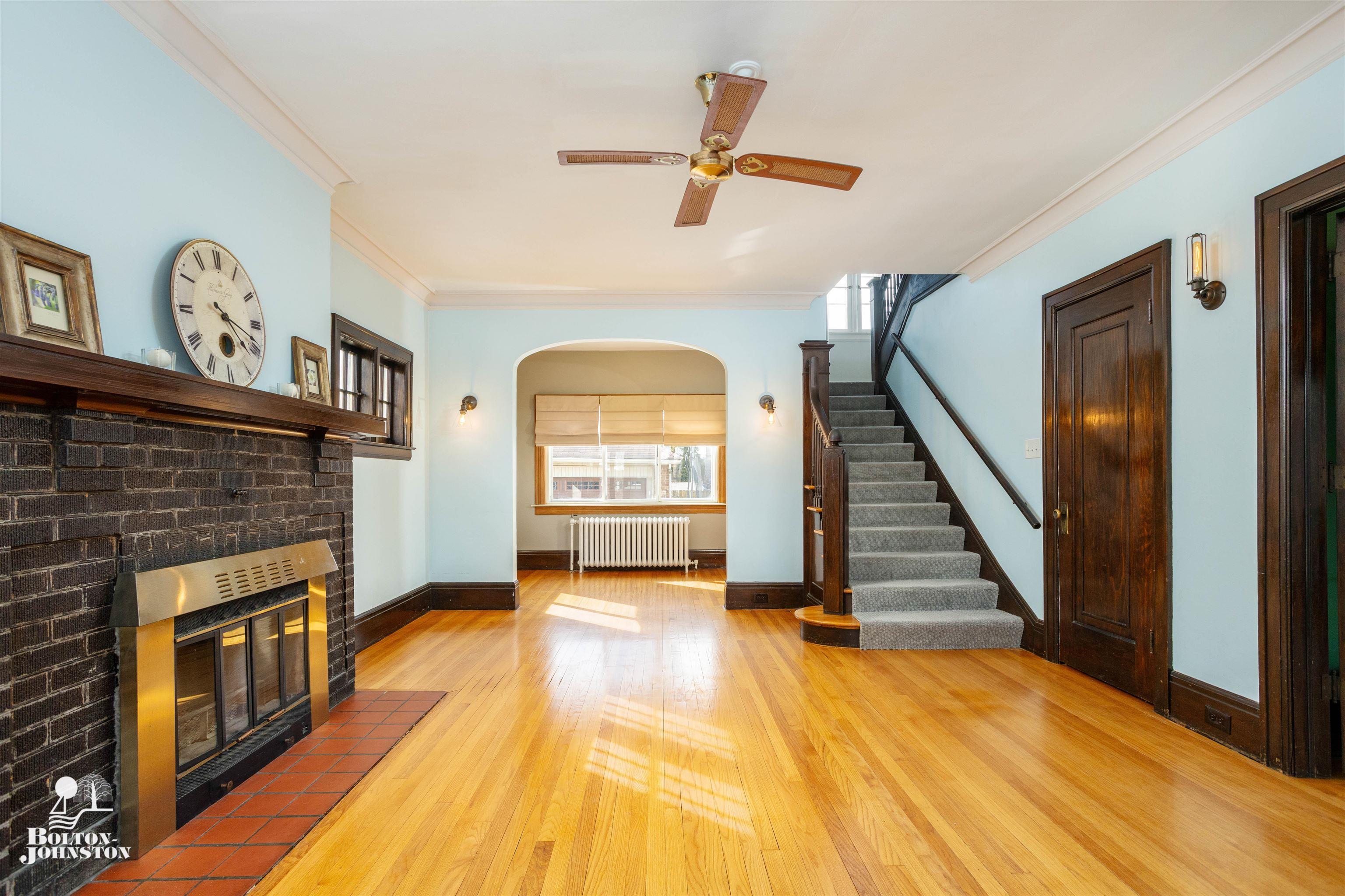 1169 Nottingham Road Grosse Pointe, MI 48230 - Photo 10 of 42 50133251-5c38a687-3ee4-4905-ad59-f81124074a56.JPG