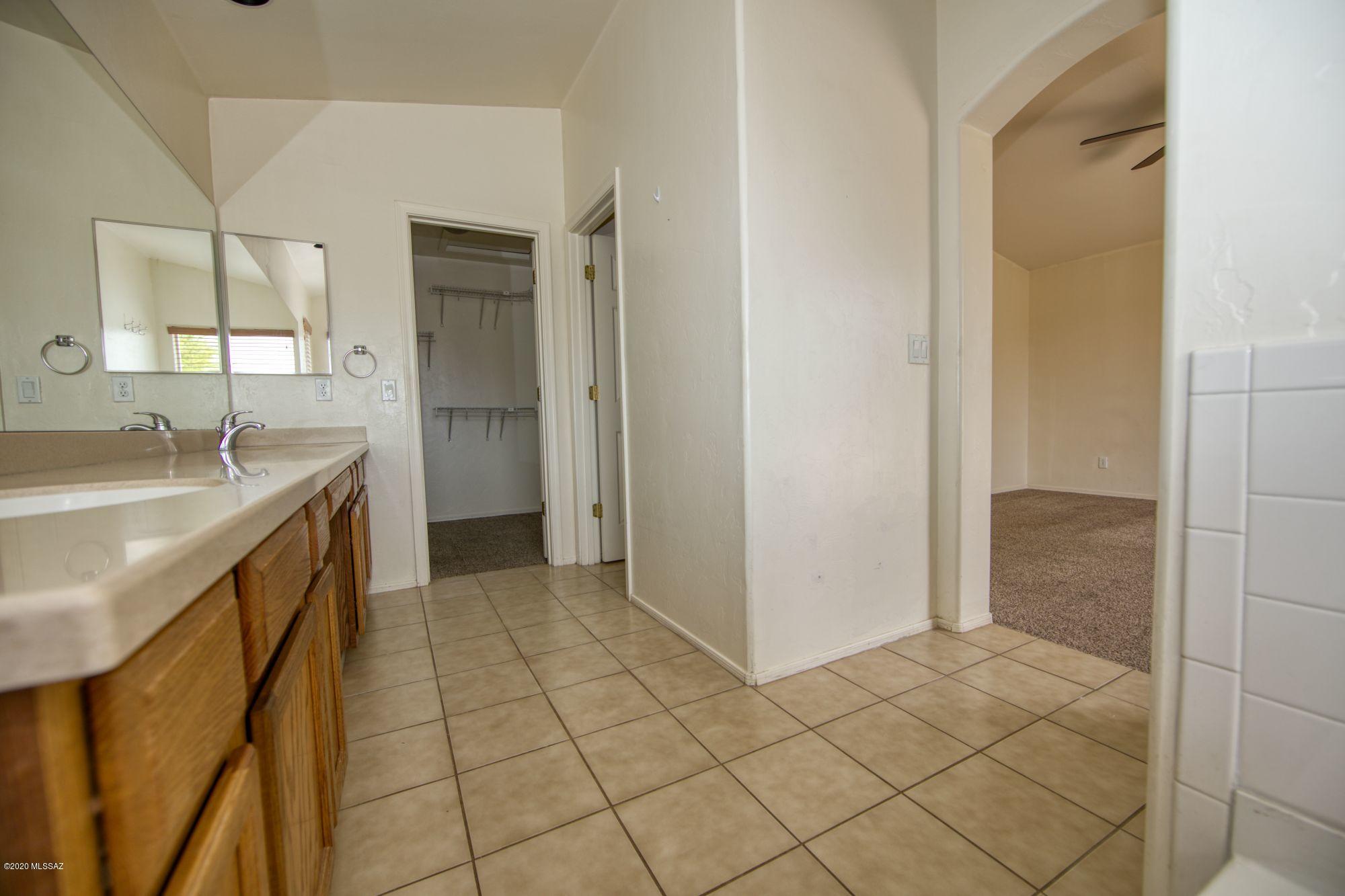1073 San Tropez Court Rio Rico, AZ 85648 - Photo 14 of 31 Gallery Image 14