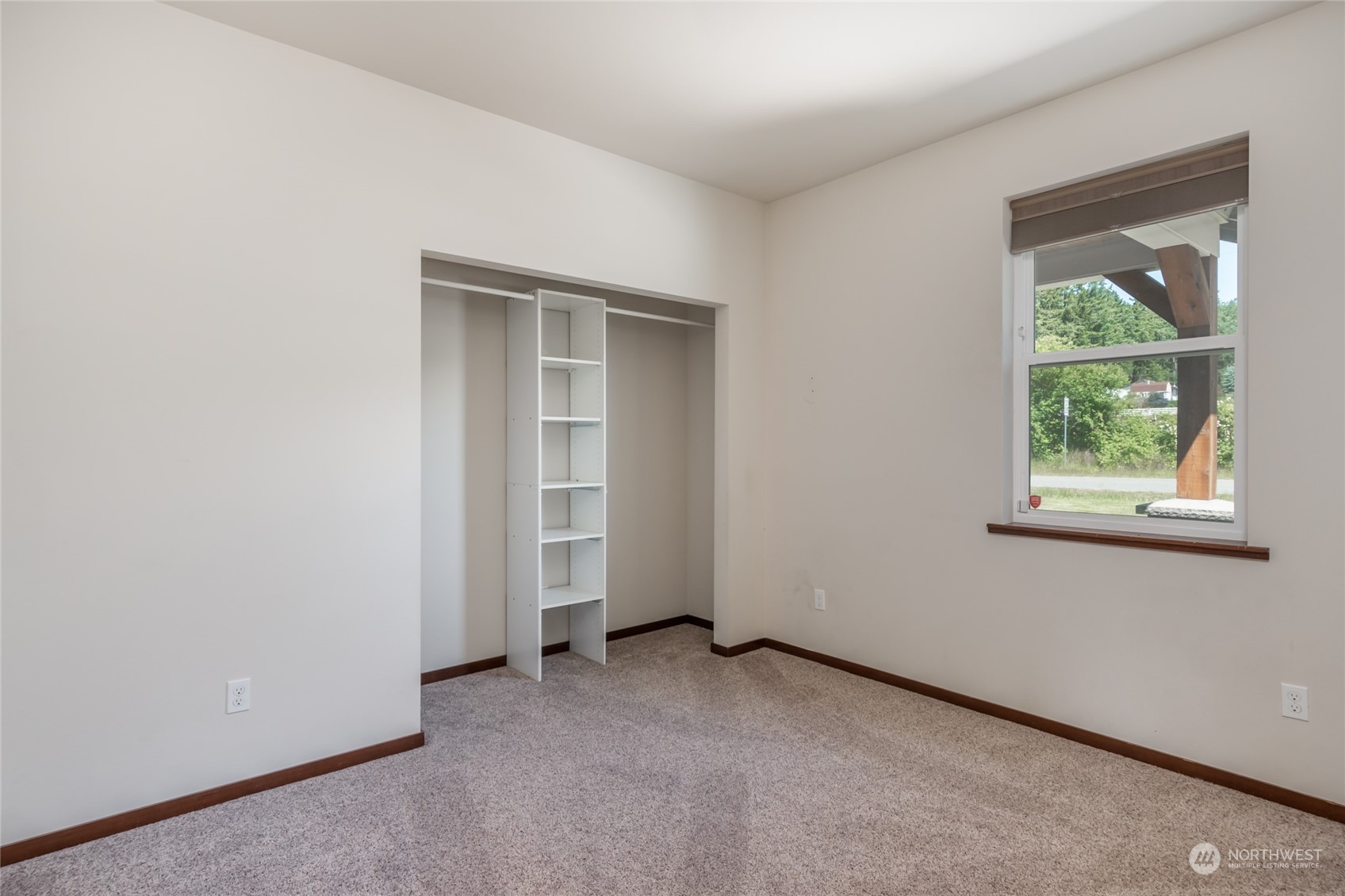 11 West Green Valley Road Oak Harbor, WA 98277 - Photo 19 of 36 an empty room with a window