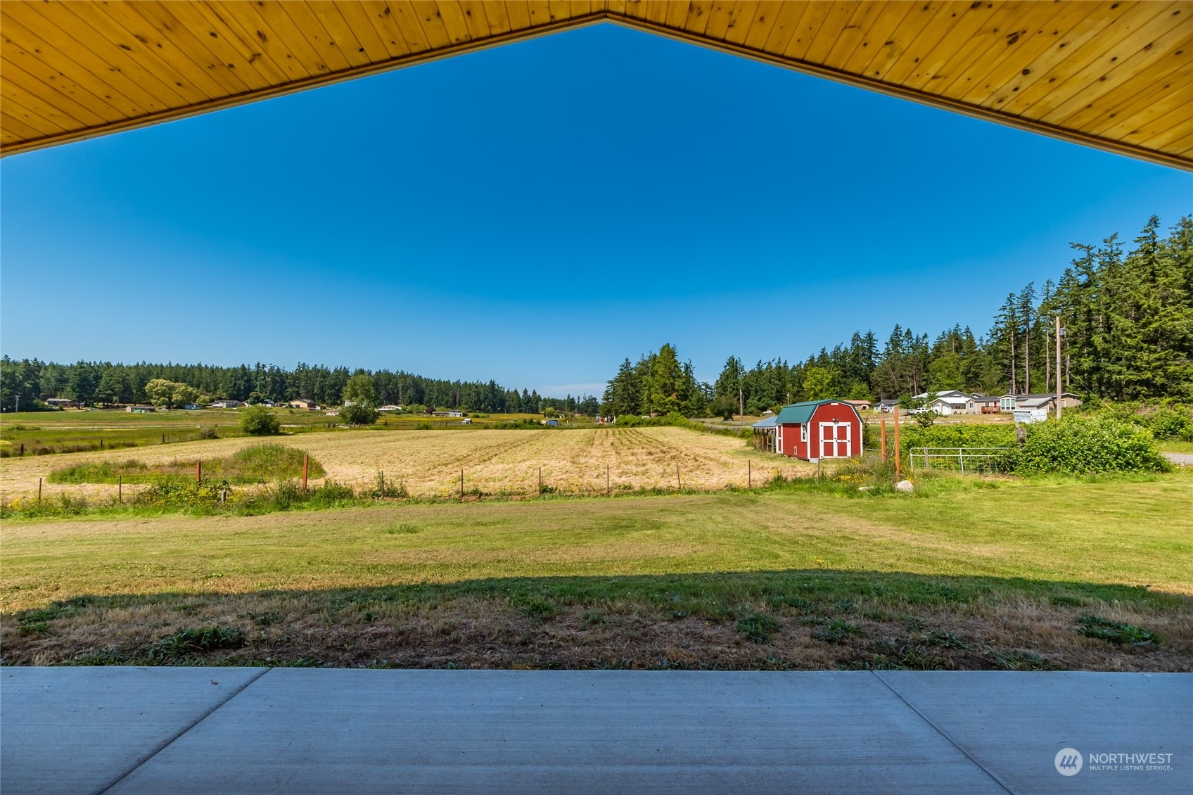 11 West Green Valley Road Oak Harbor, WA 98277 - Photo 2 of 36 a view of a big room with a yard
