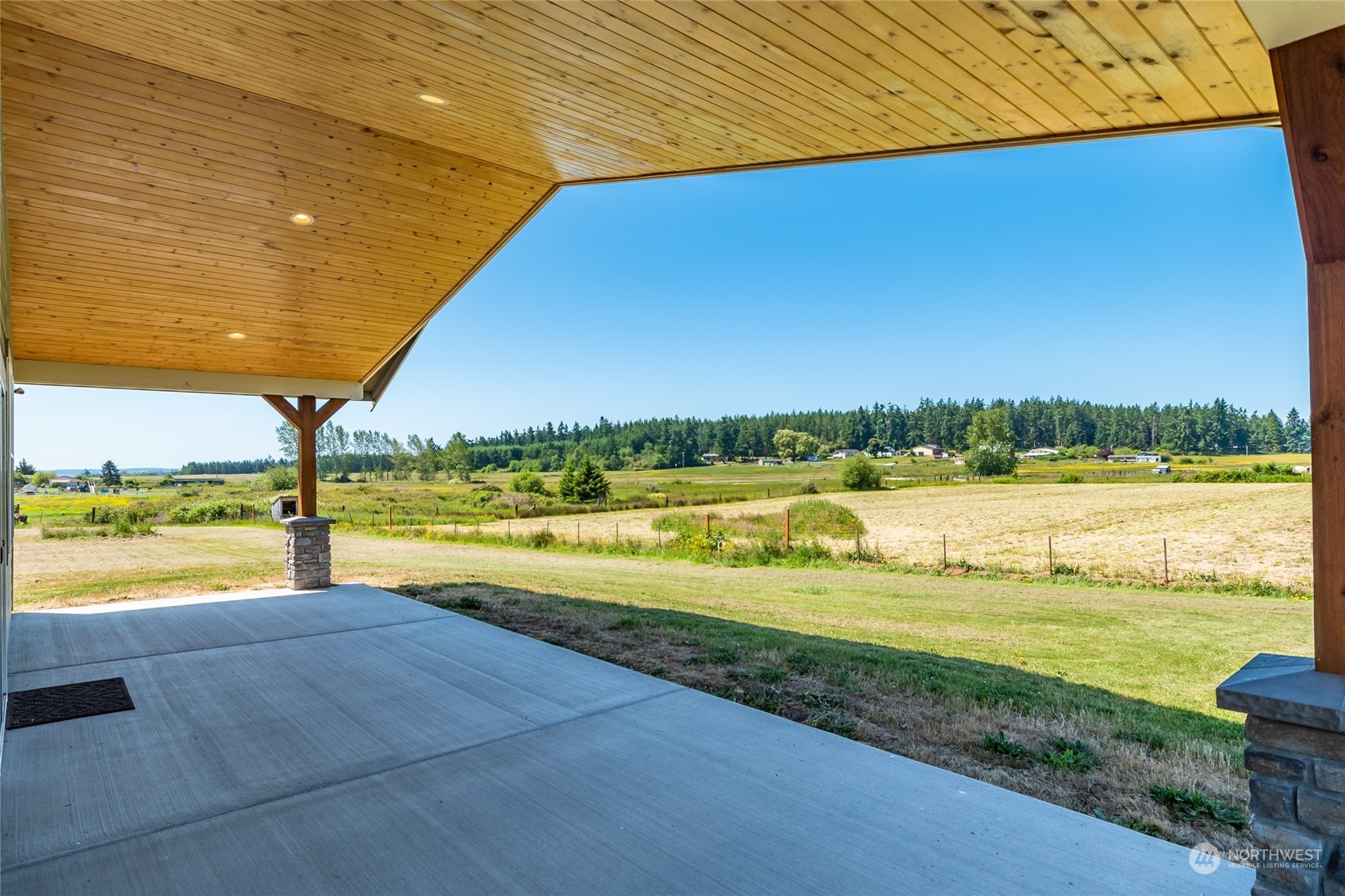 11 West Green Valley Road Oak Harbor, WA 98277 - Photo 26 of 36 a view of an ocean and a building