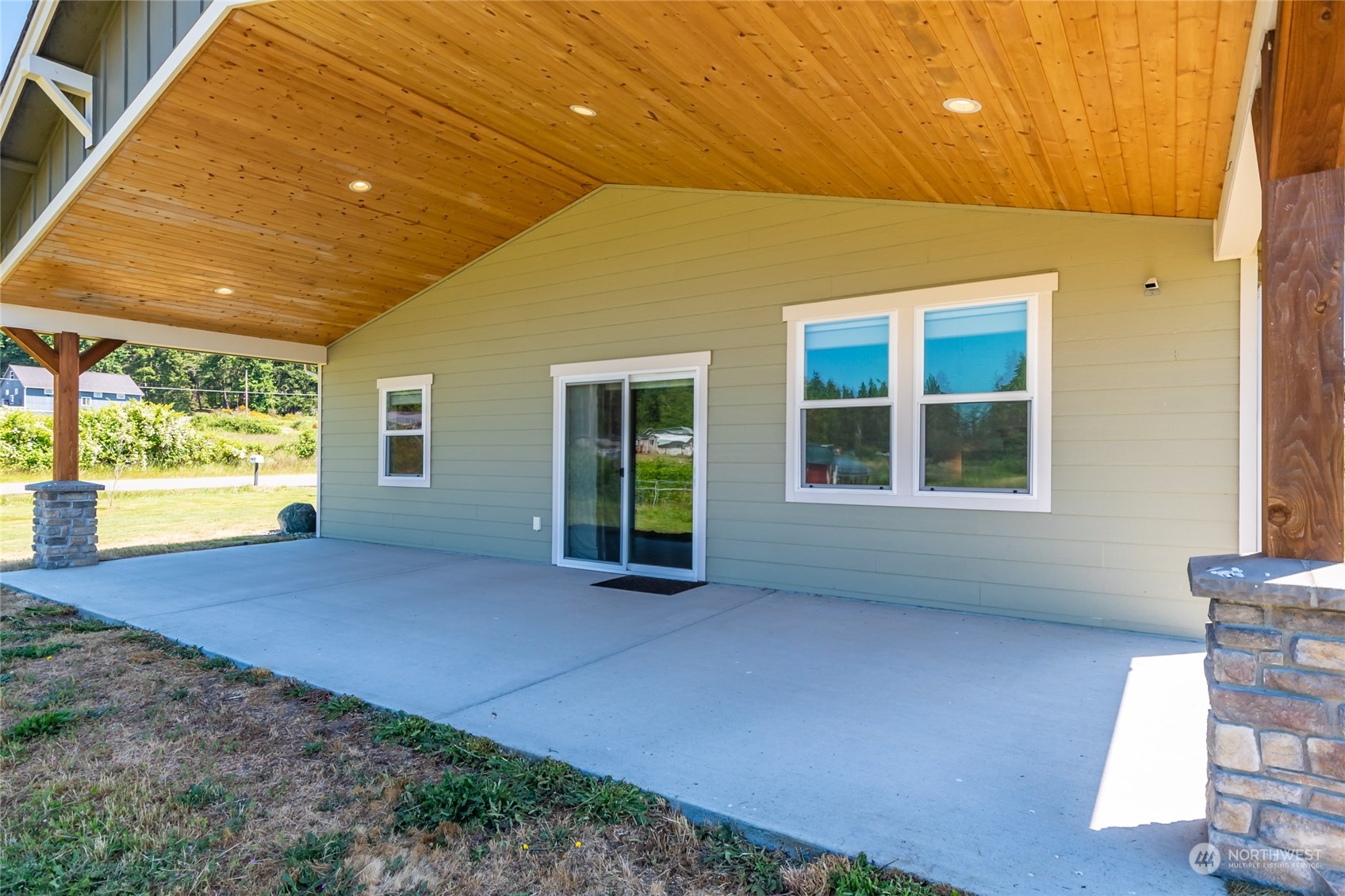 11 West Green Valley Road Oak Harbor, WA 98277 - Photo 28 of 36 a view of an empty room with windows