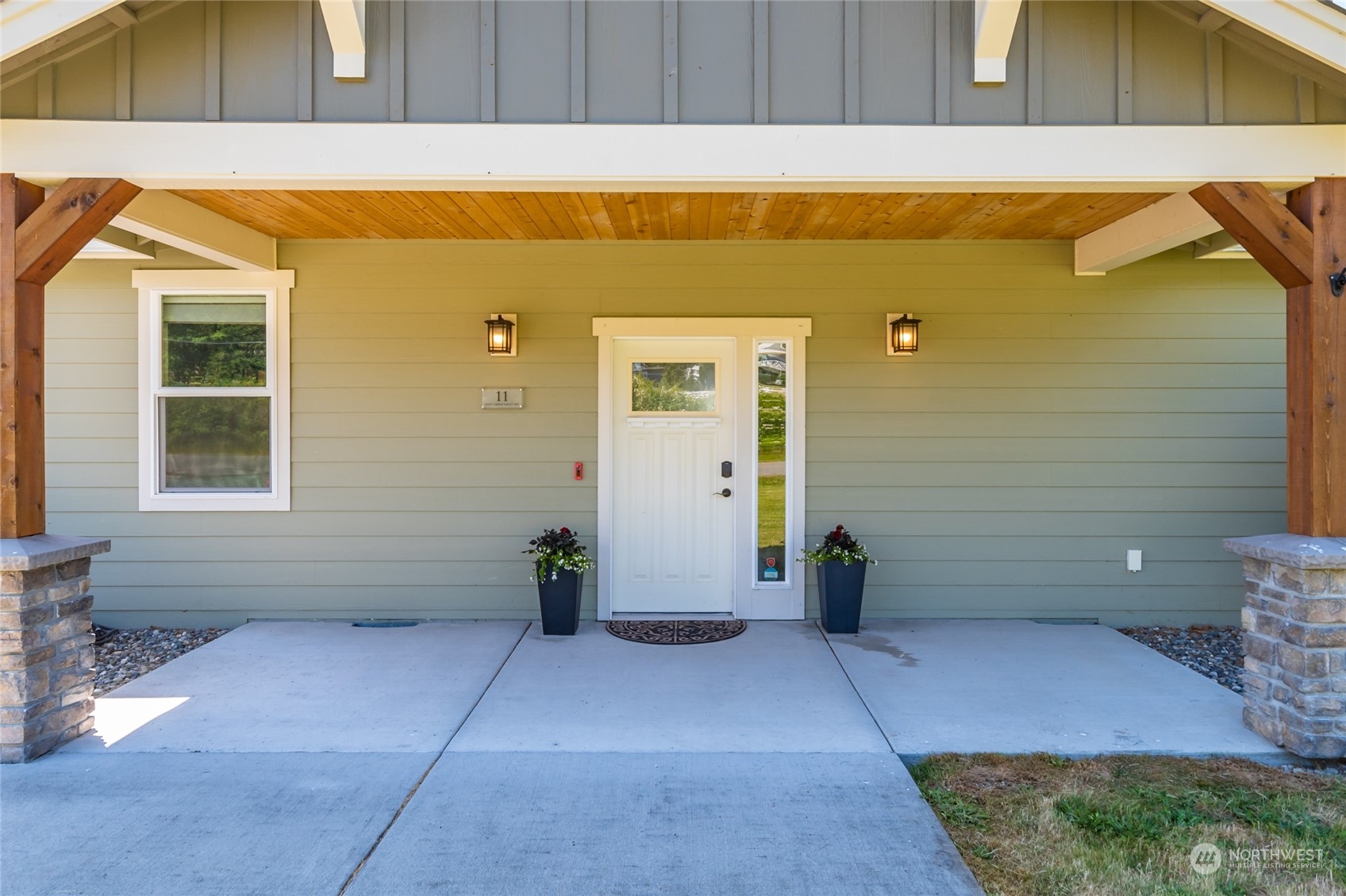 11 West Green Valley Road Oak Harbor, WA 98277 - Photo 4 of 36