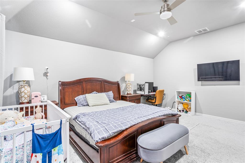 464 Renaissance Lane Irving, TX 75060 - Photo 18 of 31 a living room with furniture and a flat screen tv