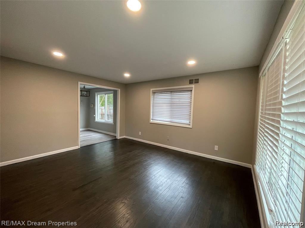 3424 Toepfer Road Warren, MI 48091 - Photo 2 of 14