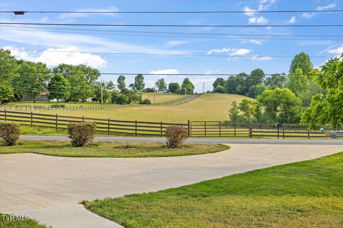 375 Middle Creek Road Afton, TN 37616 - Photo 10 of 119 78-128A1692