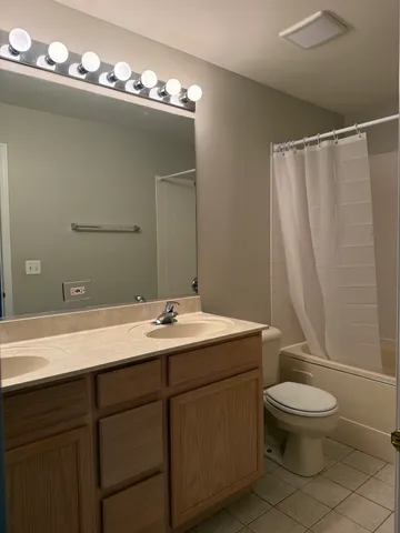 $2,600 | 11717 South Derby Lane, Plainfield, IL 60585