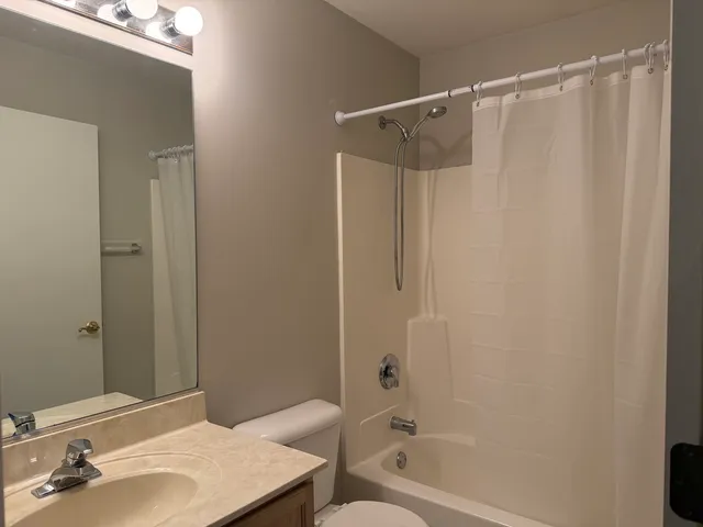 $2,600 | 11717 South Derby Lane, Plainfield, IL 60585