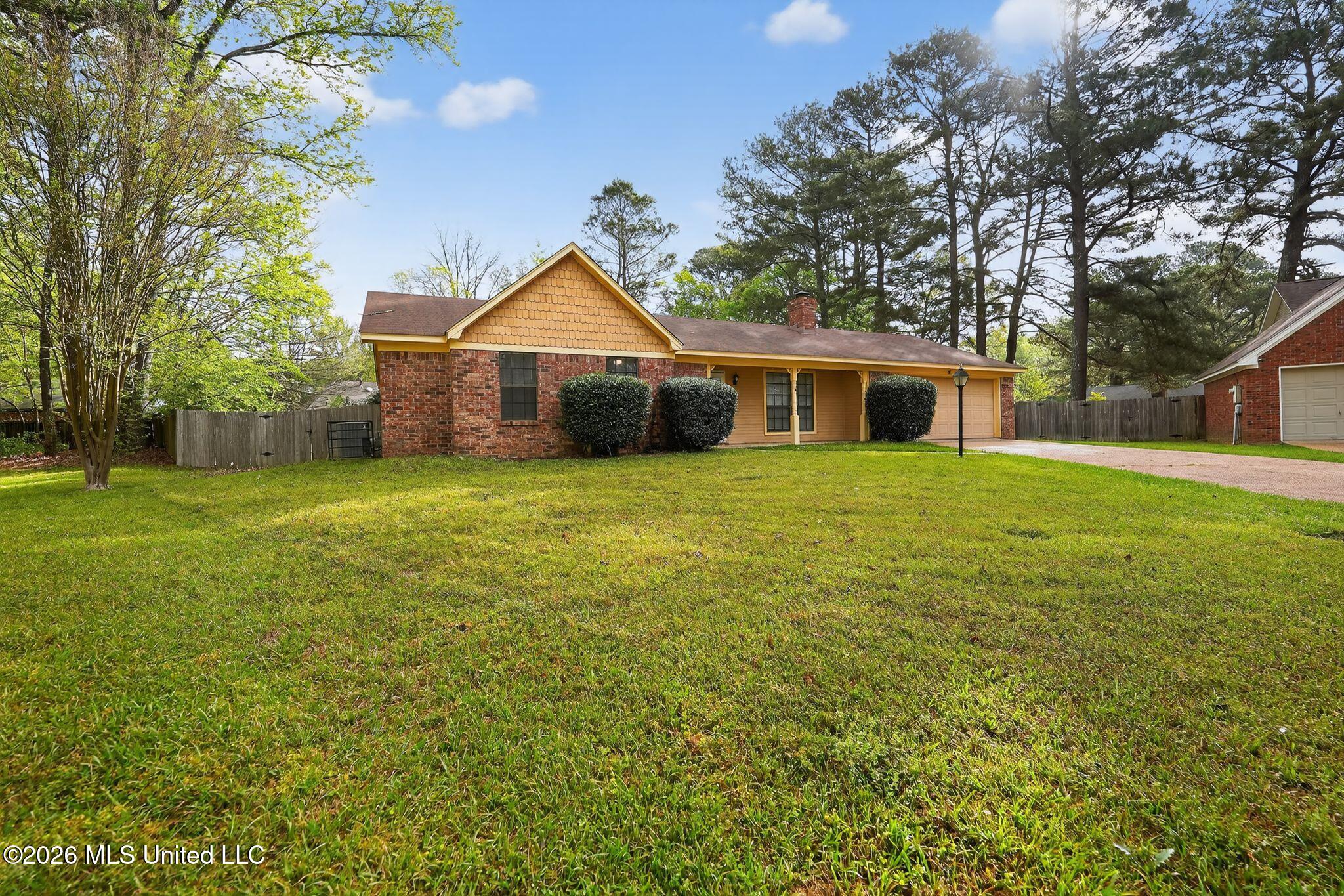 16 Christopher Court Jackson, MS 39212 - Photo 2 of 37 04_16_Christopher_Ct_Jackson_MS_39212_US