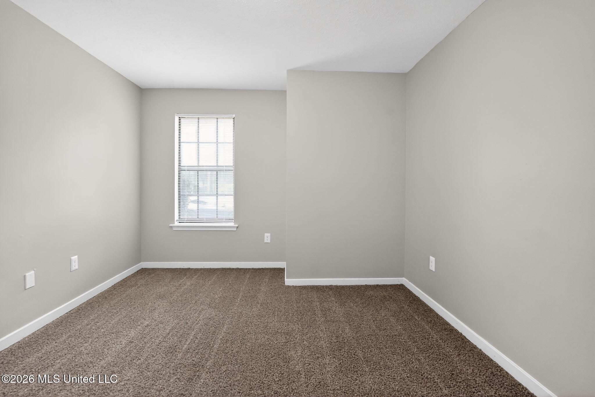 16 Christopher Court Jackson, MS 39212 - Photo 30 of 37 20_16_Christopher_Ct_Jackson_MS_39212_US