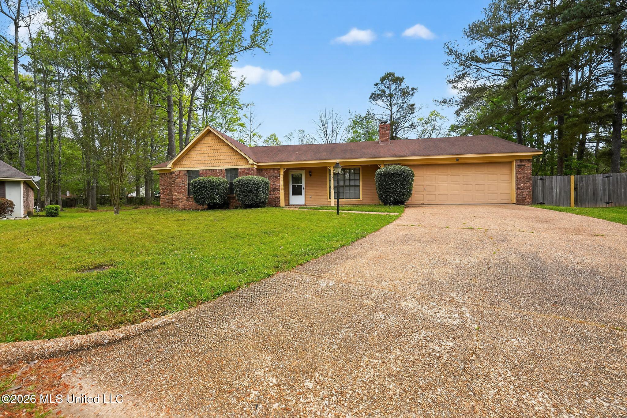16 Christopher Court Jackson, MS 39212 - Photo 3 of 37 03_16_Christopher_Ct_Jackson_MS_39212_US