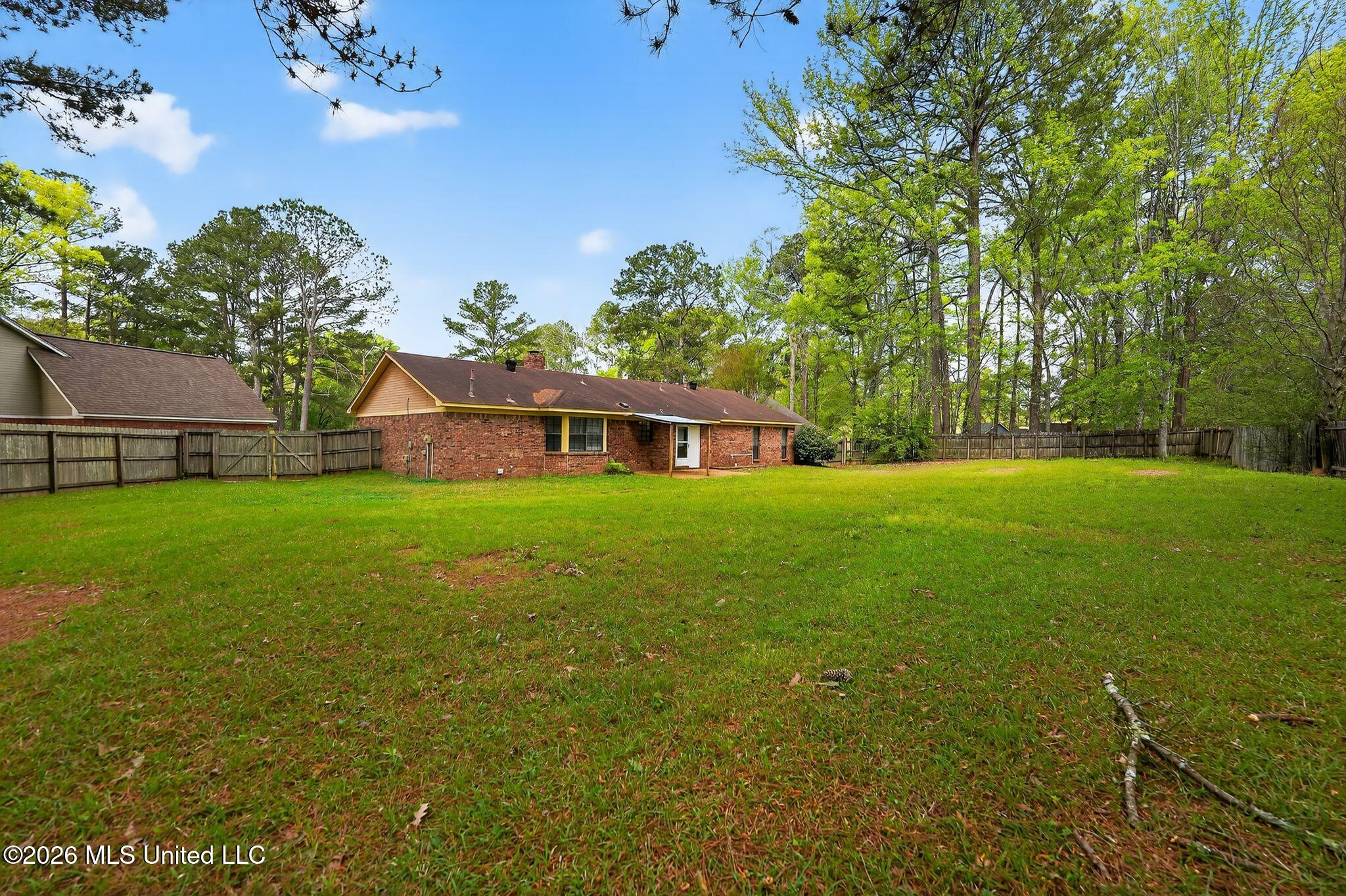16 Christopher Court Jackson, MS 39212 - Photo 36 of 37 07_16_Christopher_Ct_Jackson_MS_39212_US