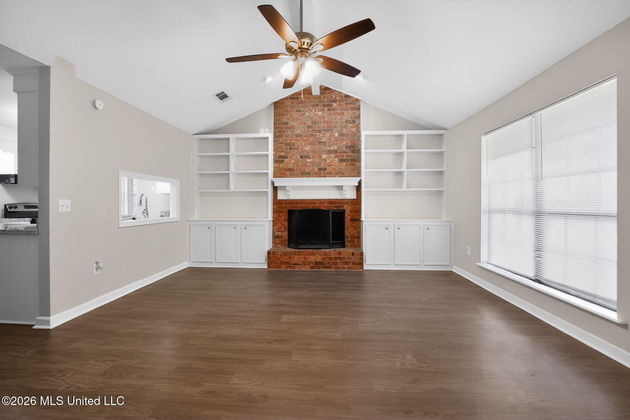 16 Christopher Court Jackson, MS 39212 - Photo 7 of 37 22_16_Christopher_Ct_Jackson_MS_39212_US