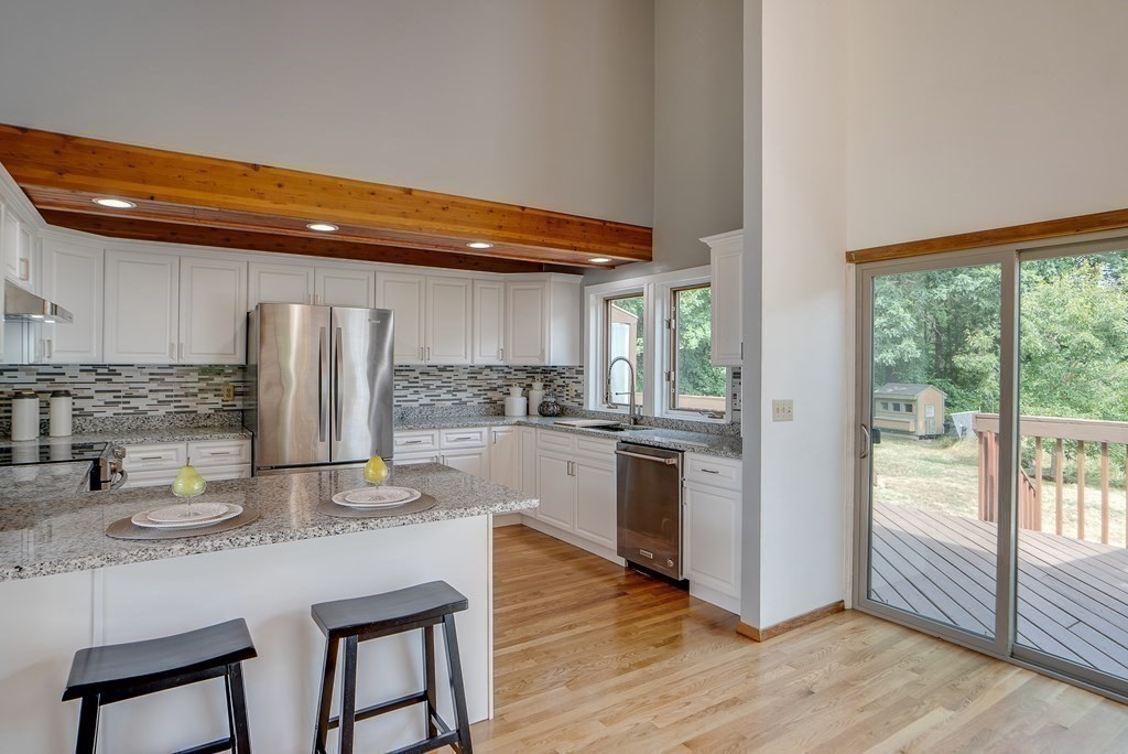 640 Rutland Street Carlisle, MA 01741 - Photo 16 of 31