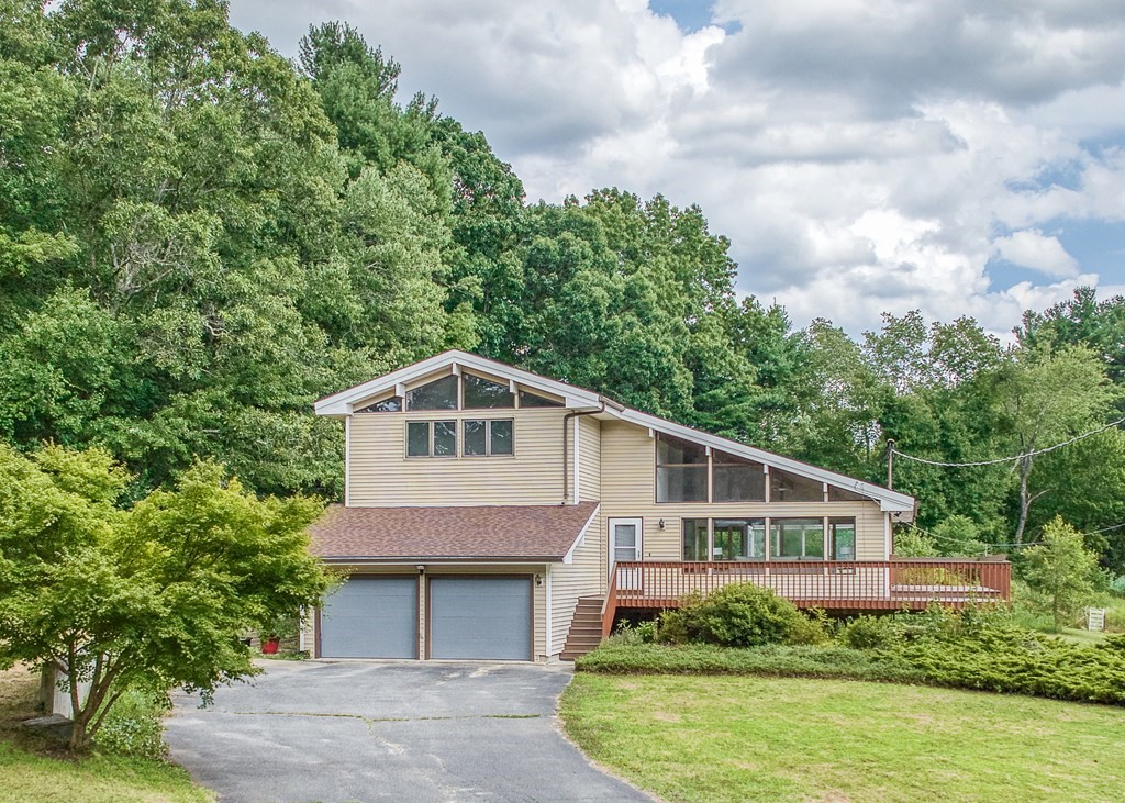 640 Rutland Street Carlisle, MA 01741 - Photo 3 of 31