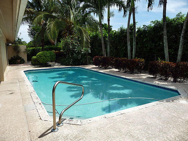 4176 Bay Laurel Way Boca Raton, FL 33487 - Photo 2 of 18 Pool