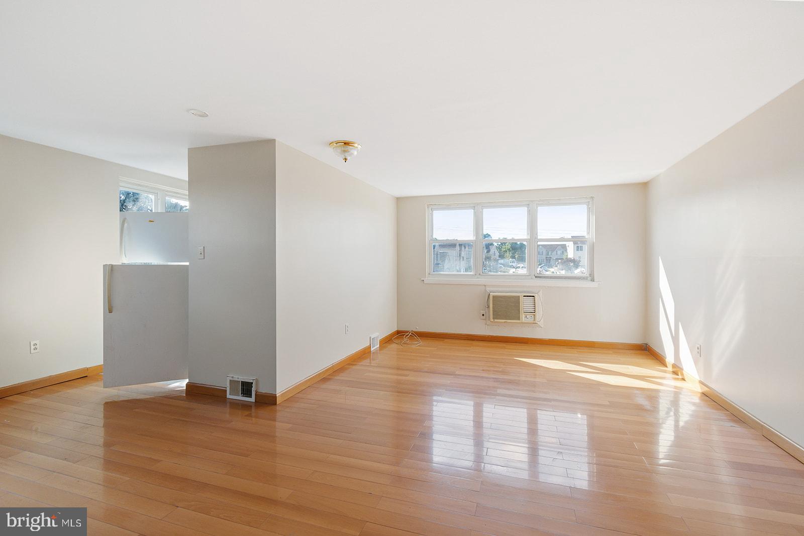 9211 Ashton Road Philadelphia, PA 19114 - Photo 3 of 35 Gallery Image 3