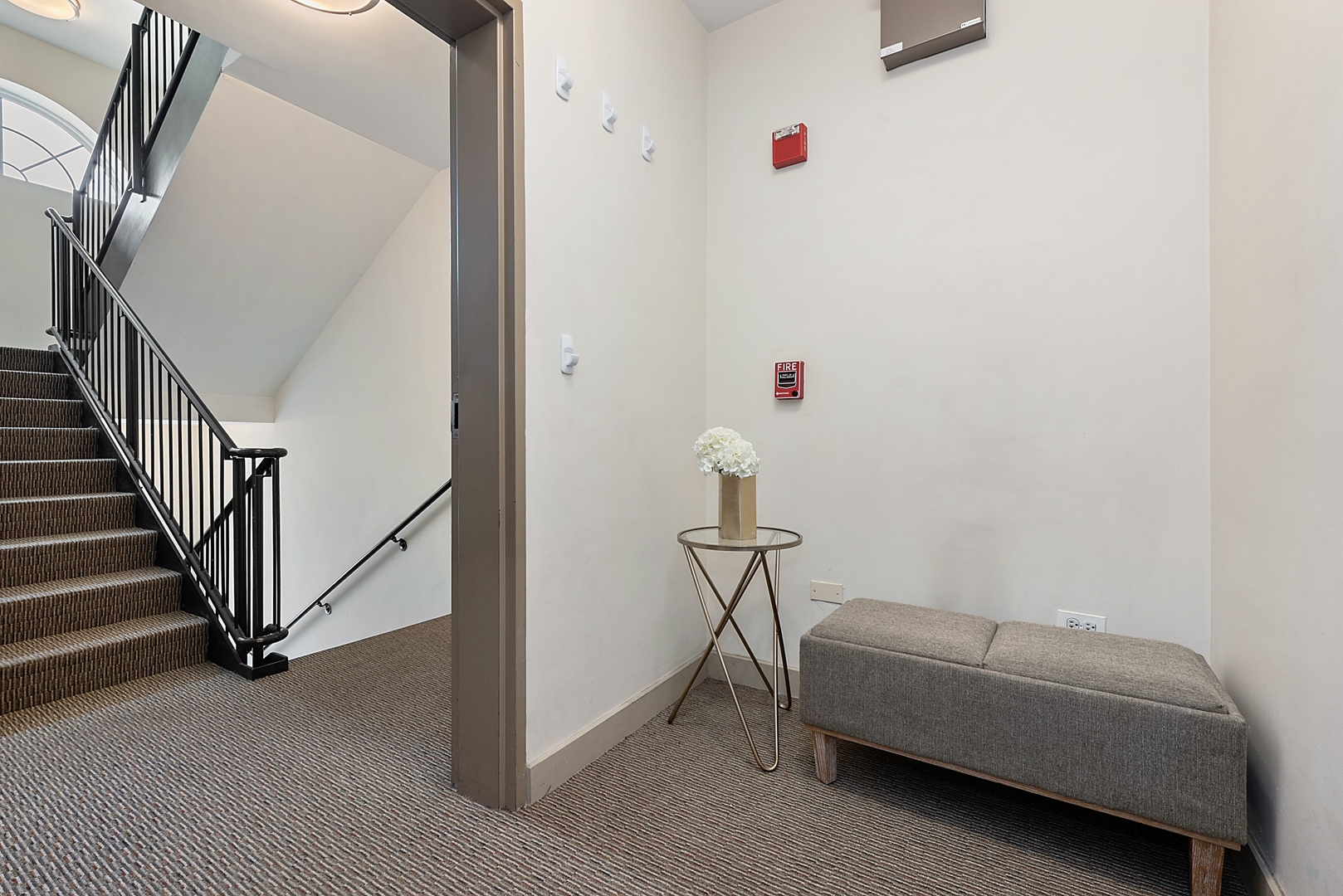 4260 North Broadway, Unit 101 Chicago, IL 60613 - Photo 2 of 21
