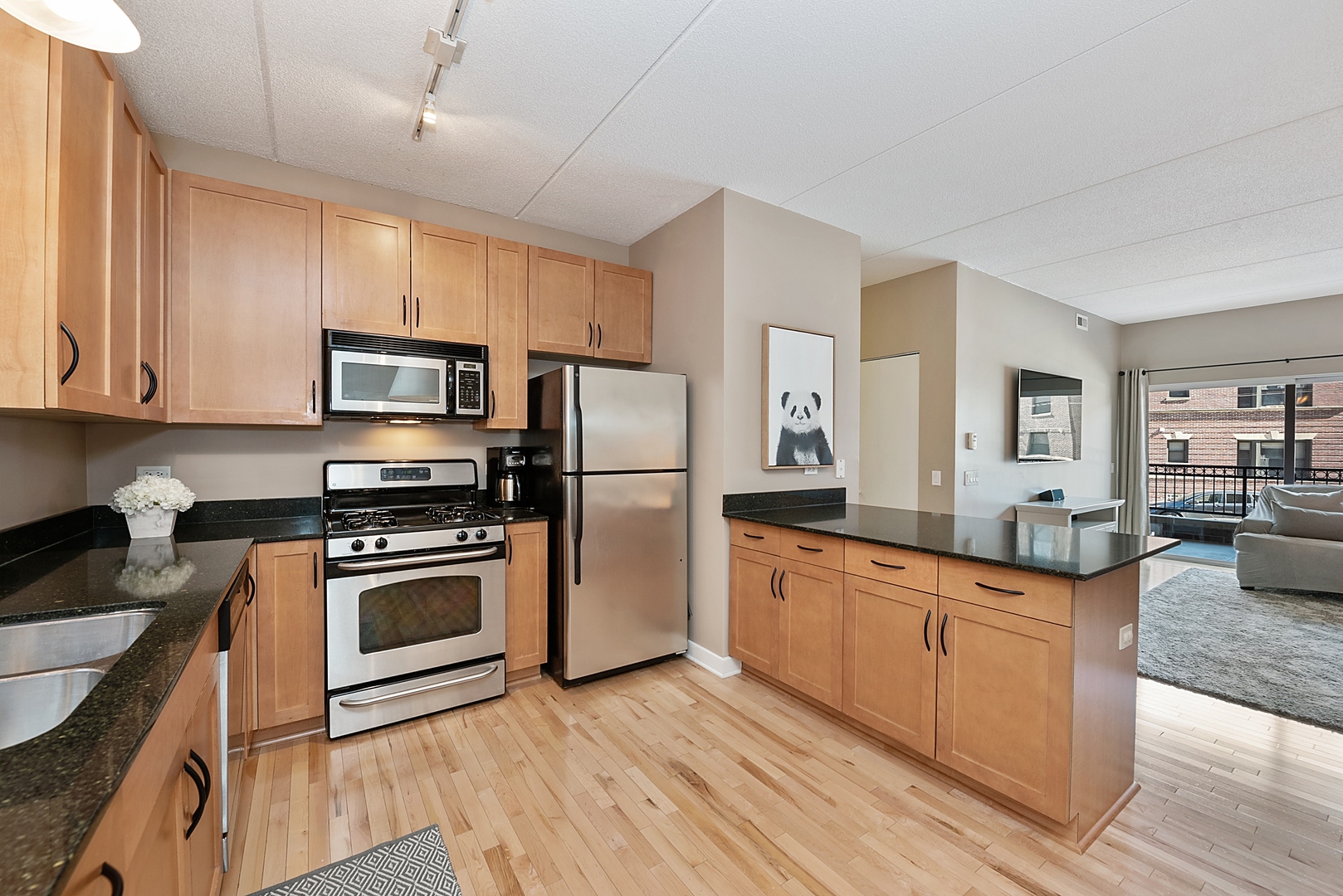 4260 North Broadway, Unit 101 Chicago, IL 60613 - Photo 10 of 21