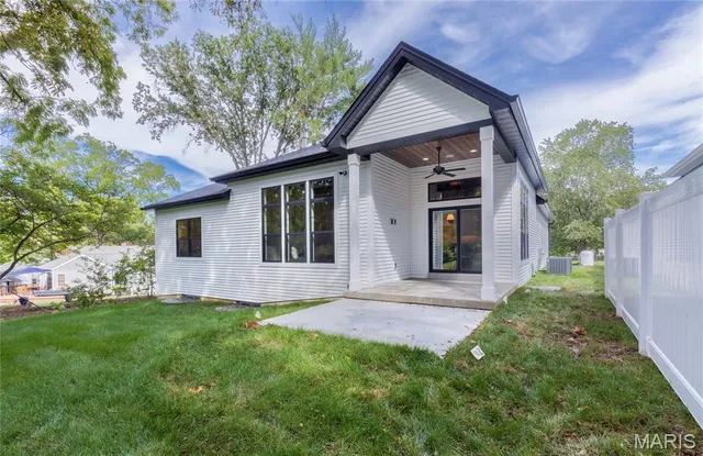 $1,259,000 | 431 Landscape Court, Webster Groves, MO 63119