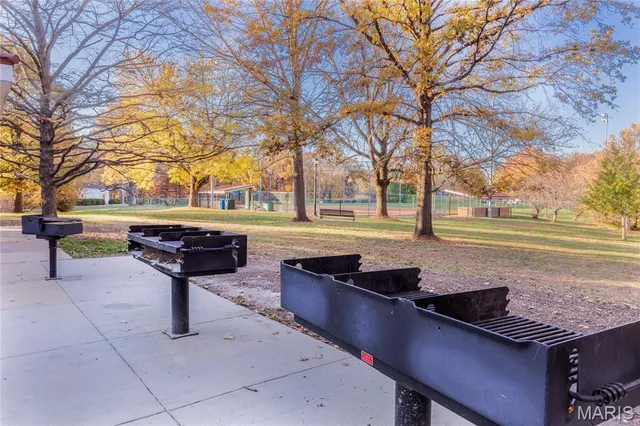 $1,259,000 | 431 Landscape Court, Webster Groves, MO 63119