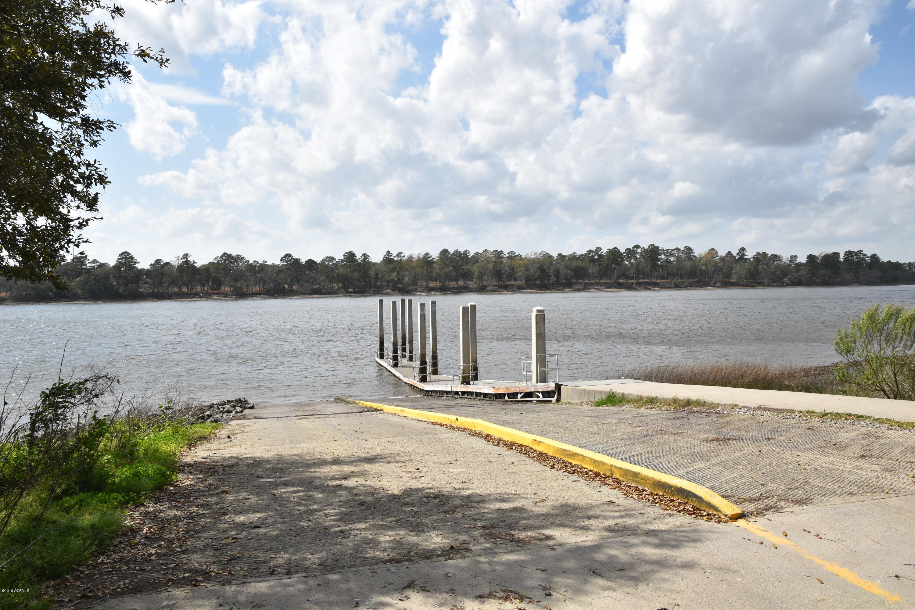 182 Clarendon Road Beaufort, SC 29906 - Photo 1 of 10 DSC_0473